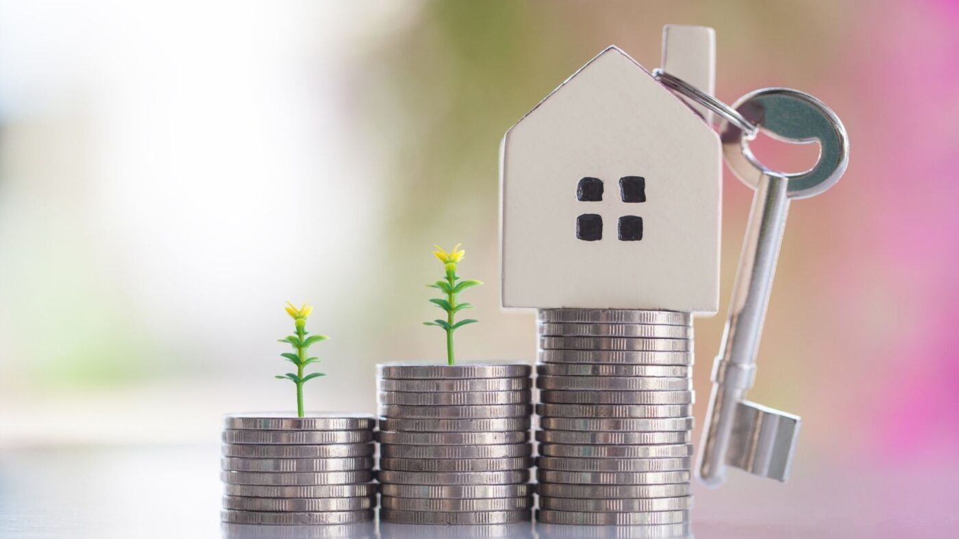 Case-Shiller: National House Price Index Up 6.5% year-over-year in March