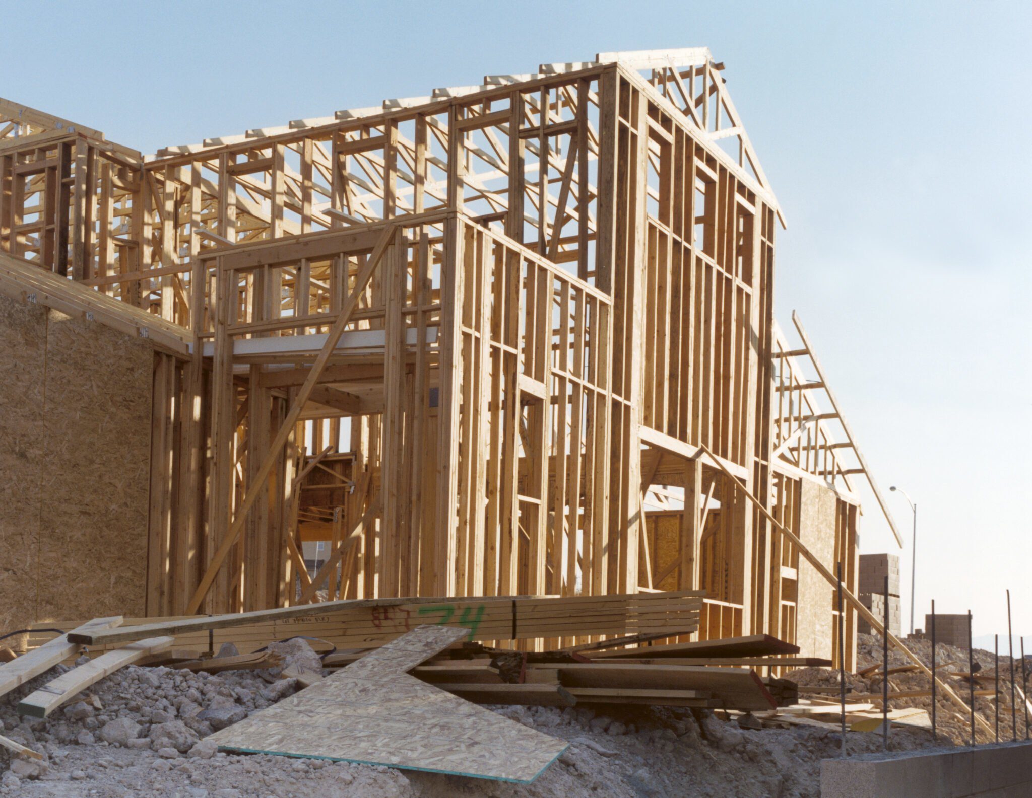New Home Sales Increase to 682,000 Annual Rate in March